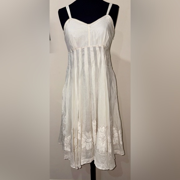 Apanage Dresses & Skirts - Apanage Femme Sz 4 Ivory Silk Cotton Floral Appliqué Embroidery Midi Dress